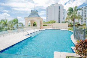 Waterfront 2BR Retreat Pool Spa Sauna